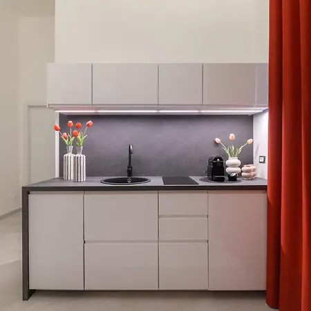 Almatros Design Rubino * سولمونا